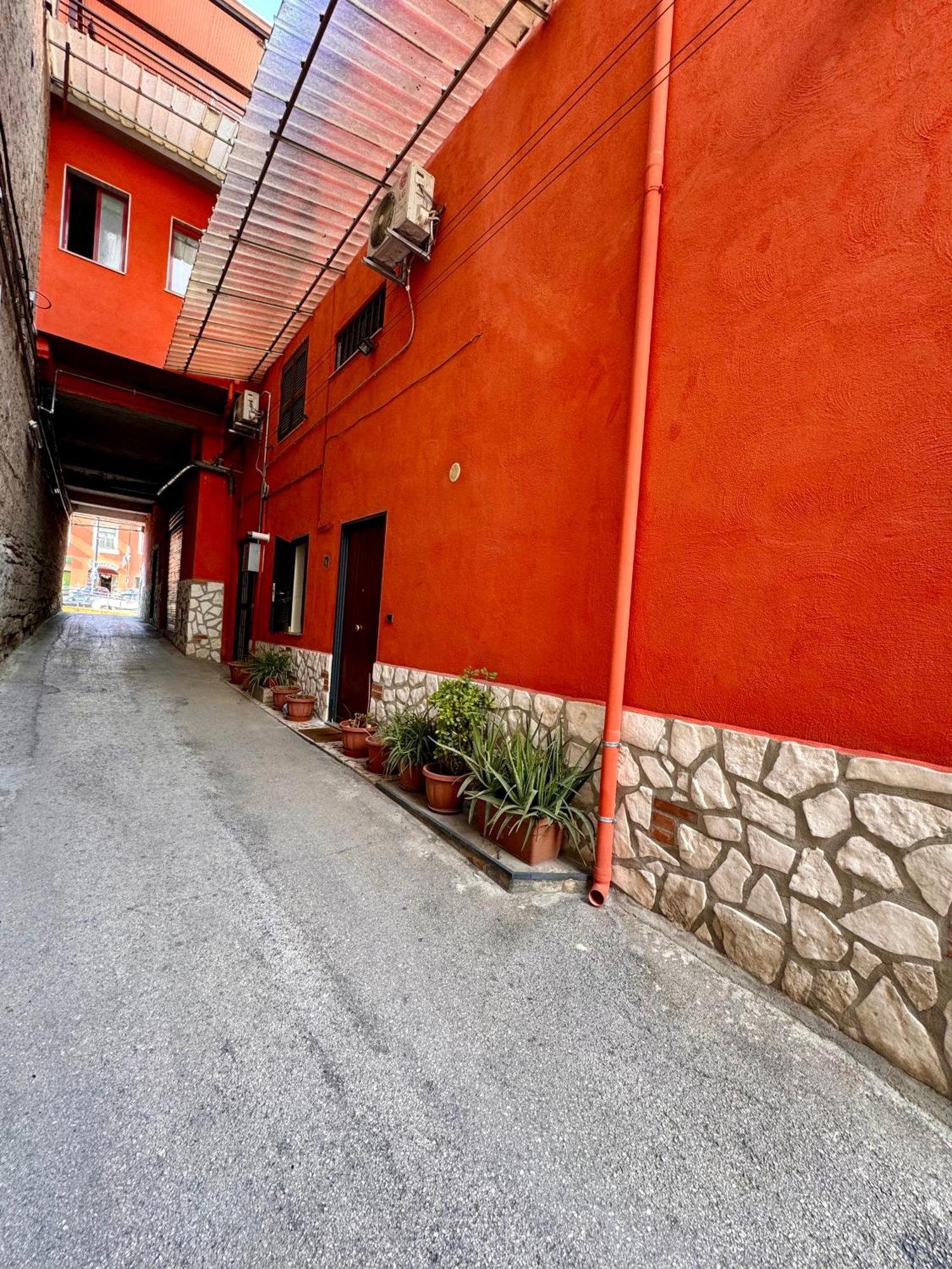 Partenope House 24 *