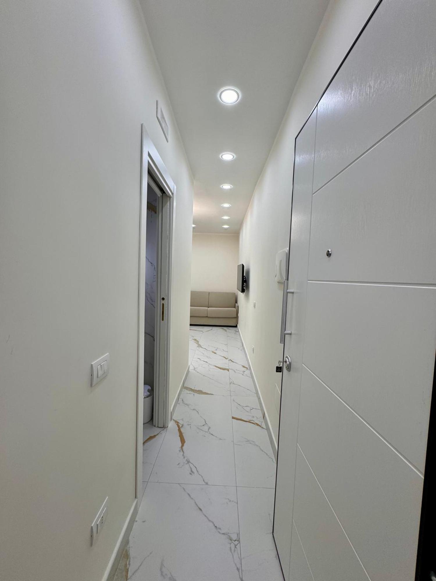 Apartment Partenope House 24 *