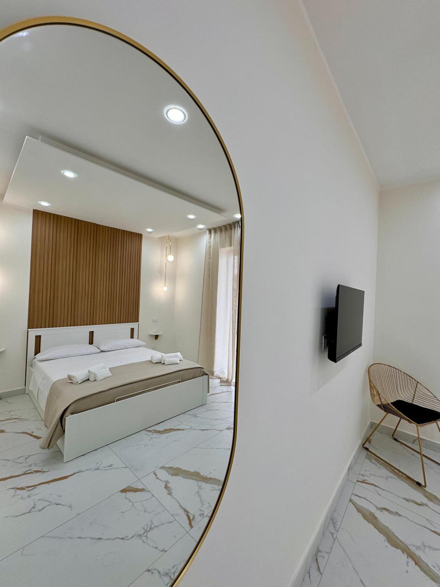 Apartment Partenope House 24 *